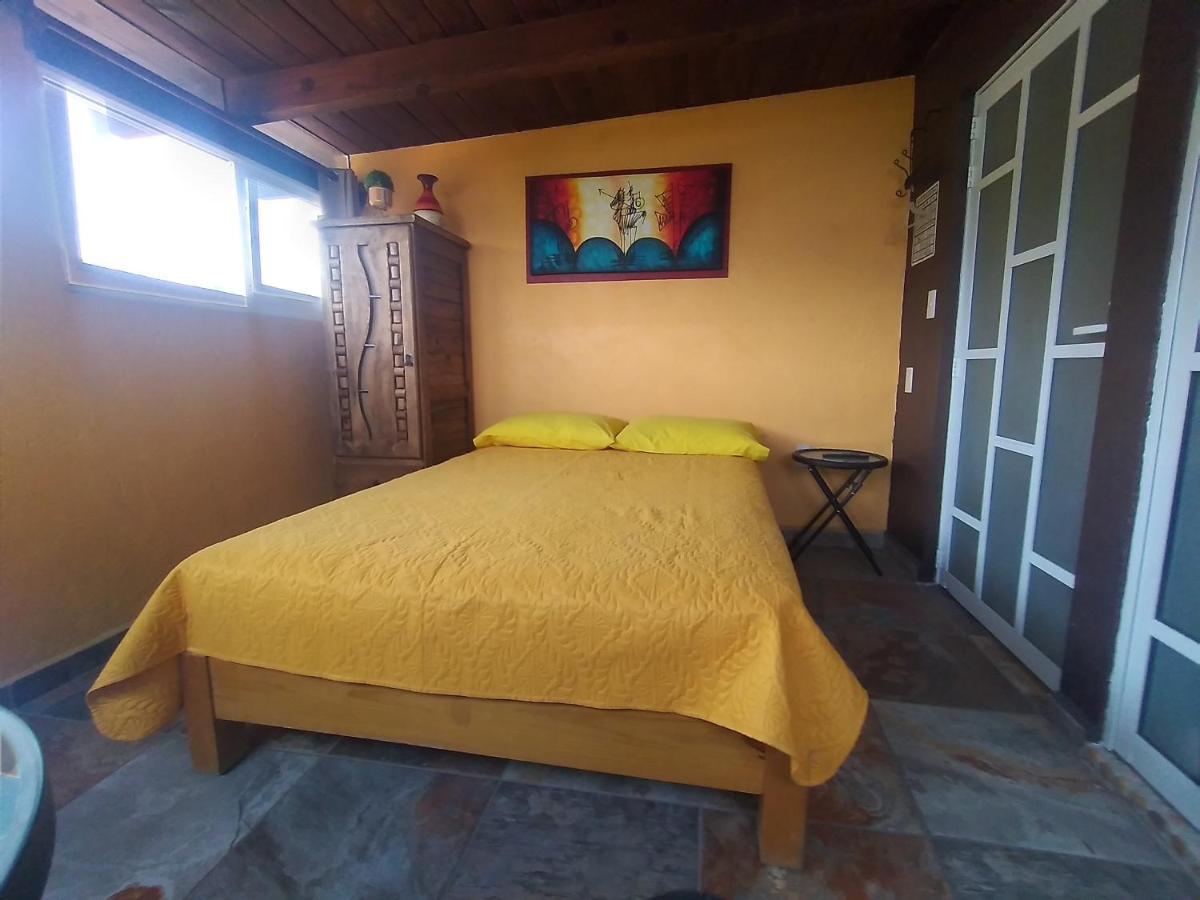 Hospedaje Casa Verde Tepoztlán Exteriör bild